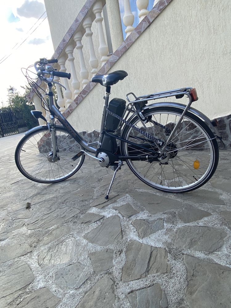 Vând bicicleta electrică asistata cu motor Sparta