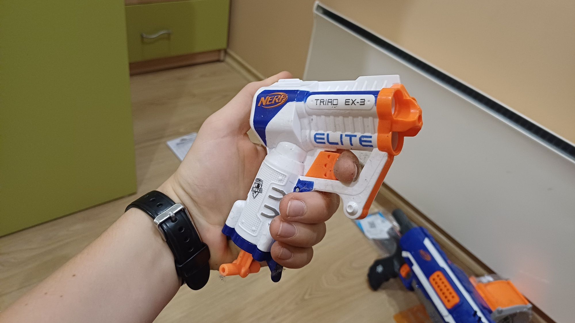 Nerf Бластери и аксесоари