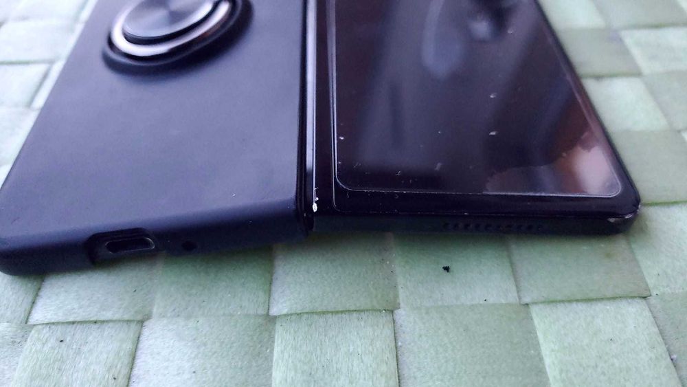 Samsung Galaxy Fold3-Dual SIM-256GB- Черен две карти много запазен