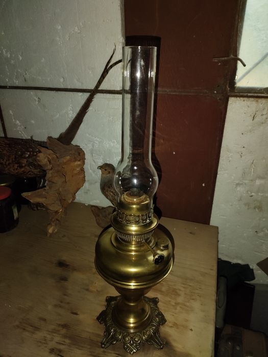 Lămpi vintage cu petrol