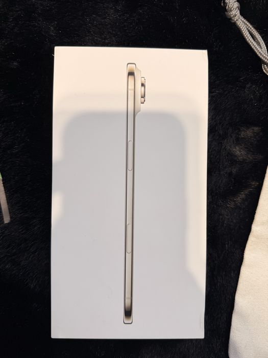 iPhone Air 256GB Light Gold