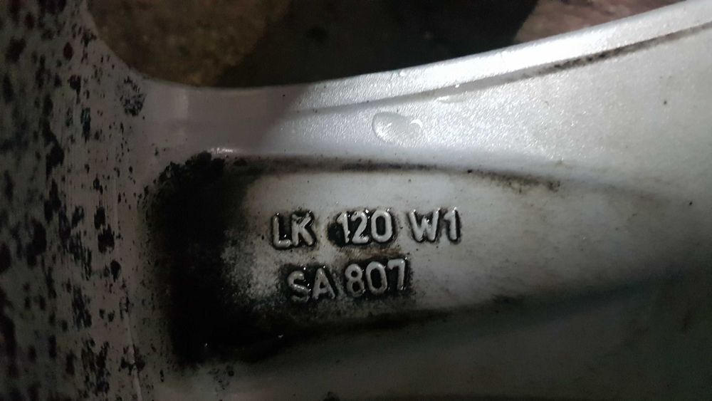 Джанти за BMW със зимни гуми Goodyear