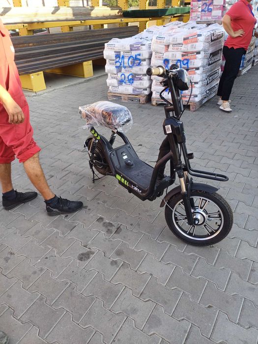 Vând  bicicleta electrica