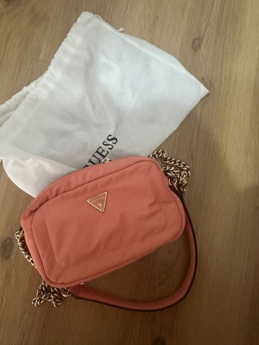 Оригинална чанта Guess