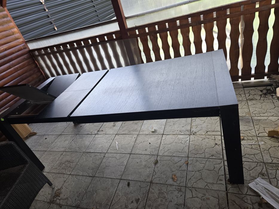 Mobilier de vânzare