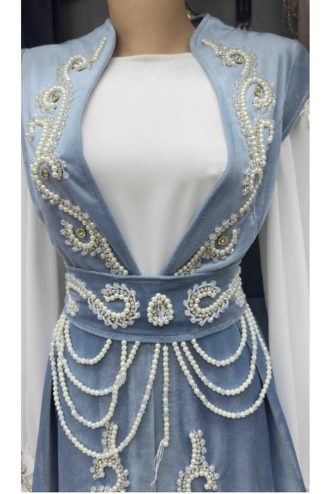 Платье продам срочно