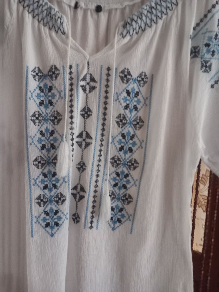 Ie românească tradițională