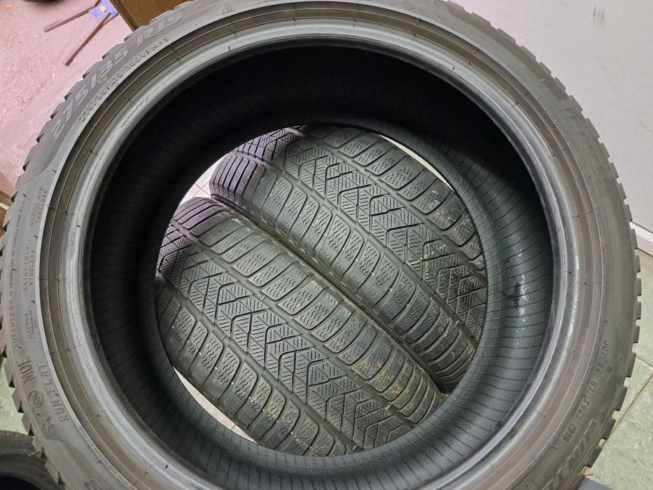 Set anvelope 275/35 R19 cu 245/40 R19 Pirelli runflat