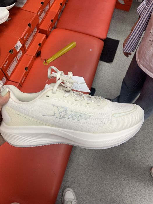 Кроссовки Xtep, 40 размер(подходит на 38,5-39)