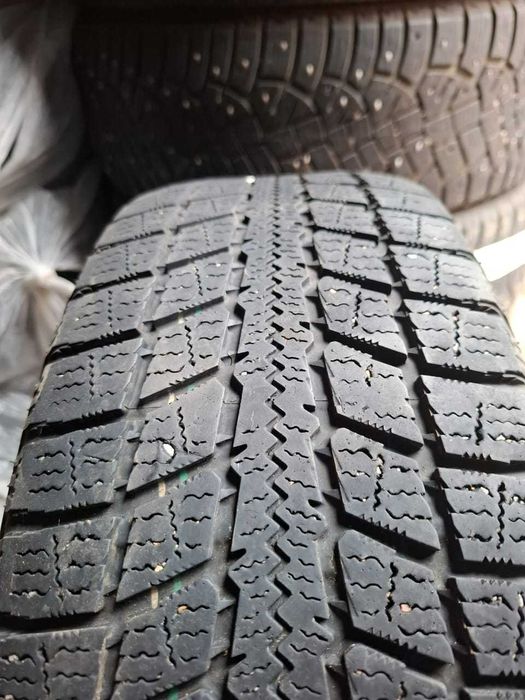 зимние Nitto 205/65/R15 комплект