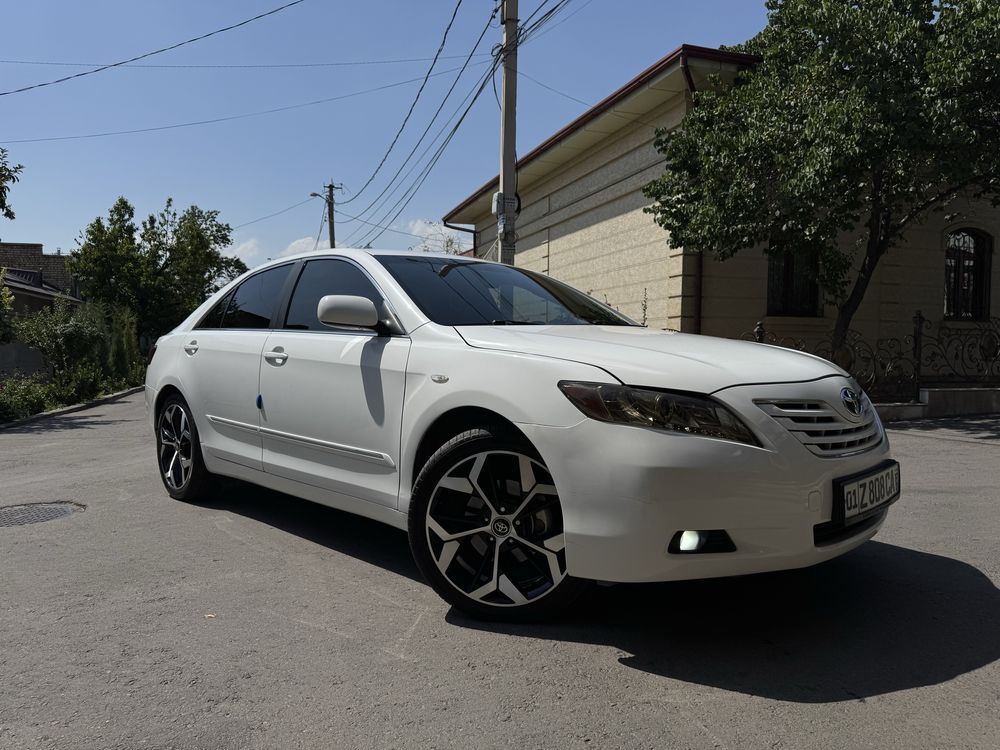 Toyota Camry 40