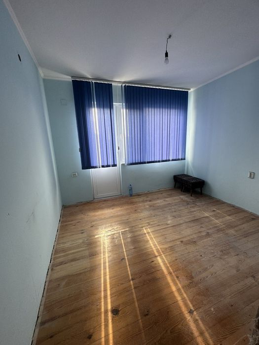 Четиристаен апартамент с възможност за закупуване на гараж, кв. Куба