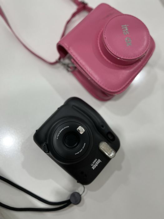 Продам instax mini 11