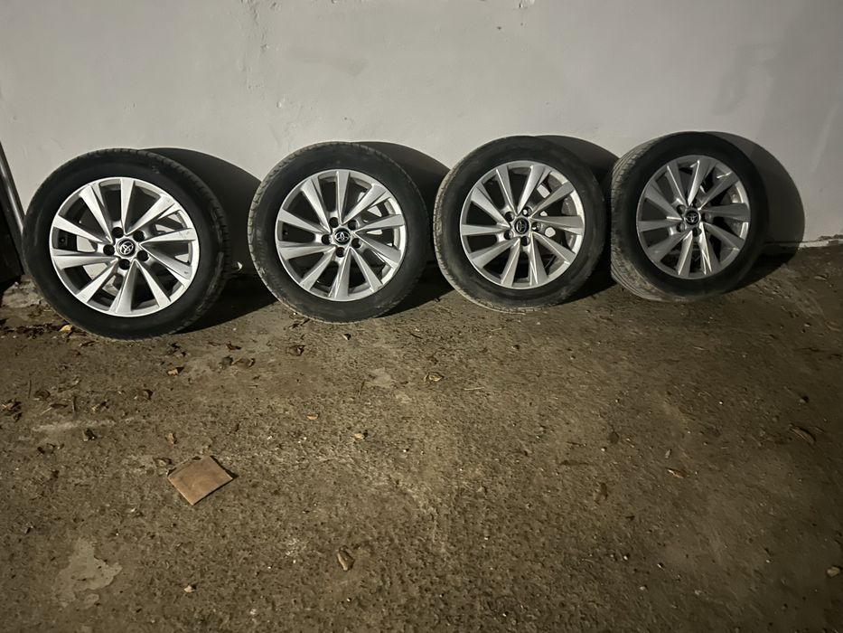 Продается титанка r17 toyota camry