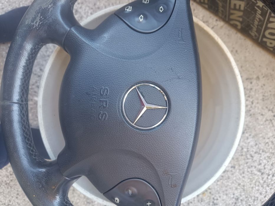 Продавам волан със Еърбег за Мерцедес w211