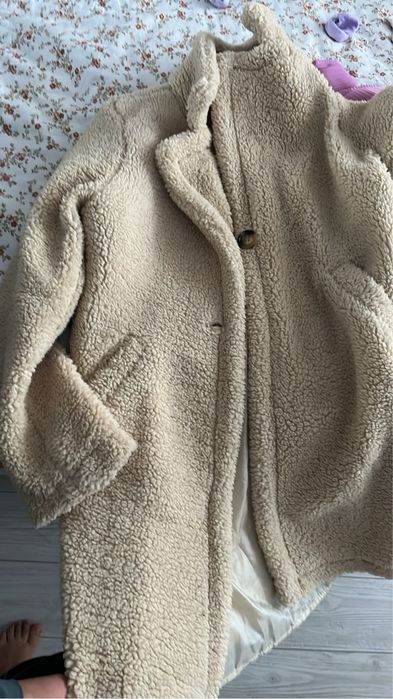 Пухкаво палто в бежаво