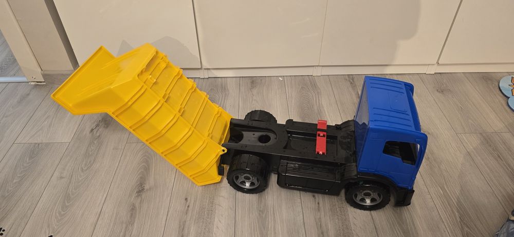 Детски камион самосвал