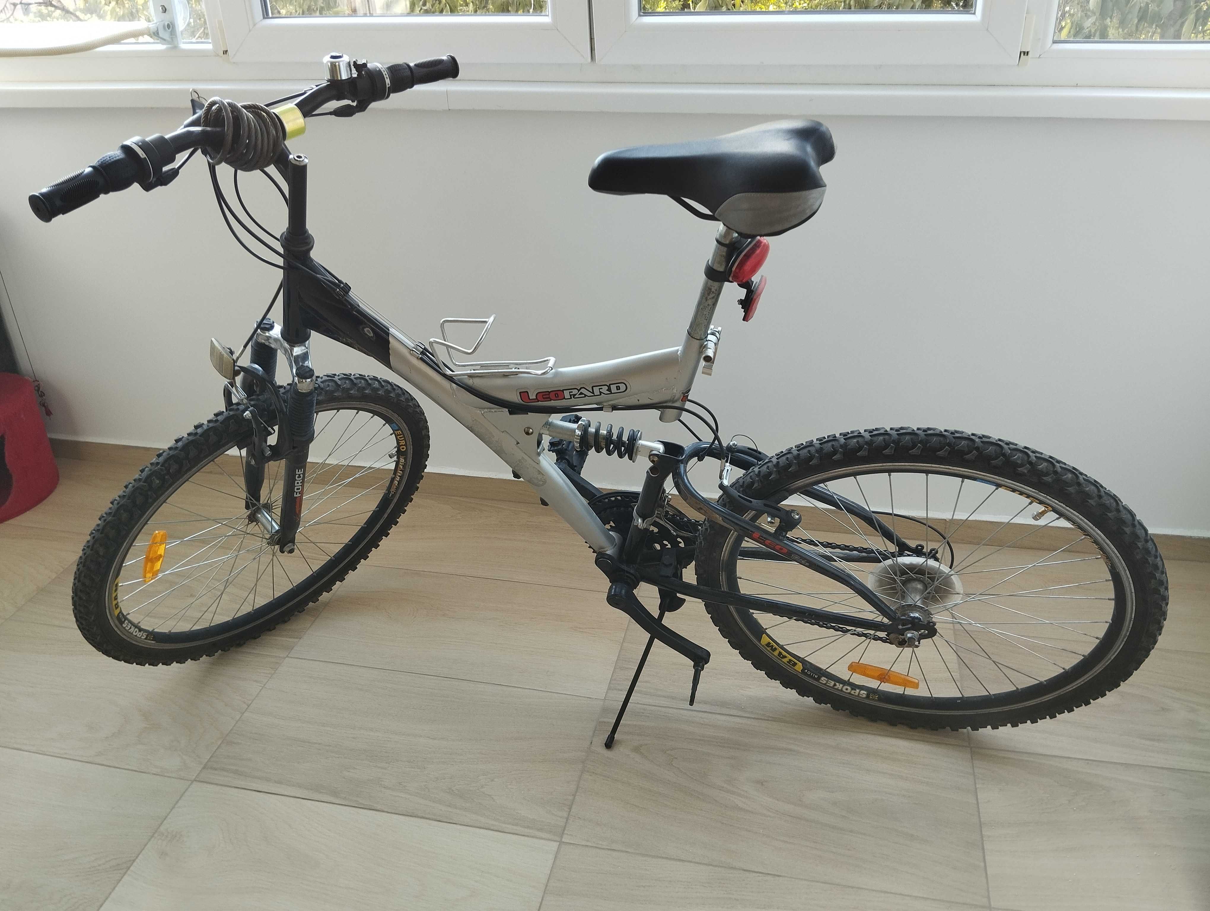 Велосипеди тип bike бял и сив