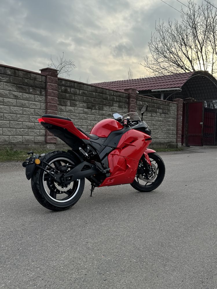 Продам электромотоцикл Dugati panigale.