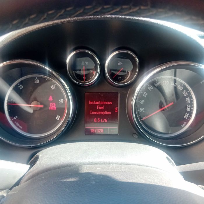 Opel Astra j 2011