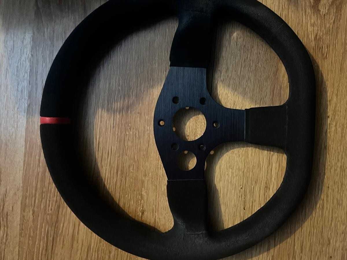 Volan Thrustmaster T300 Alcantara si Scaun Gaming Playseat reglabil