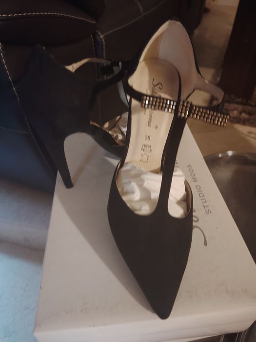 Vând pantofi Bella donna