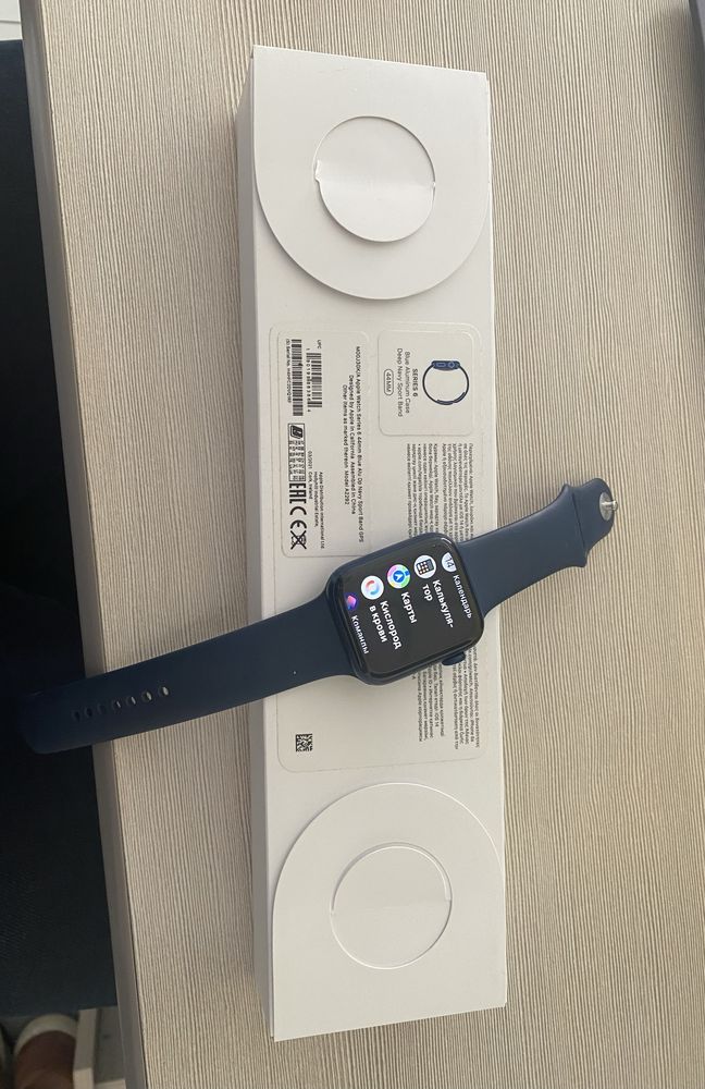 Apple watch 6 б/у 44 мм цвет Синий.