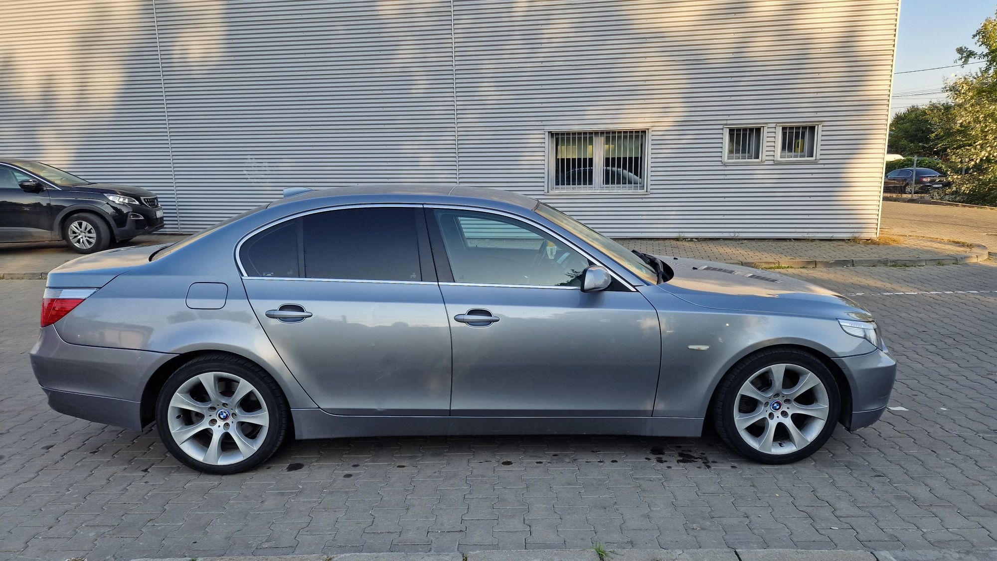 Vând BMW seria 5 E60 automat 2.5 benzină-GPL 177CP
