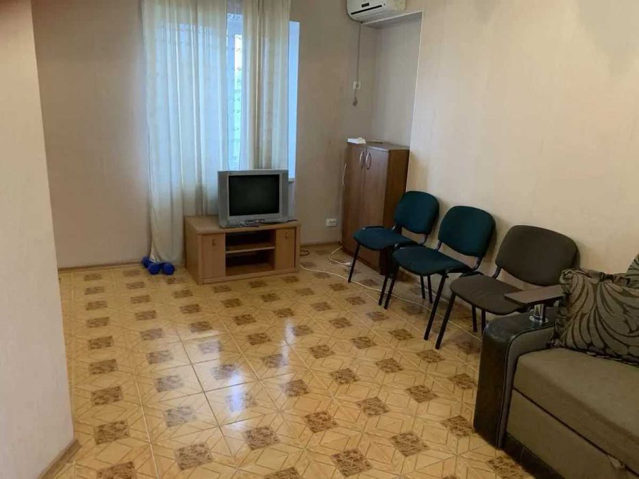 Двустаен имот в кв.Оборище