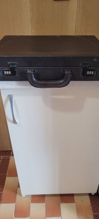 Кобено малко Куфарче