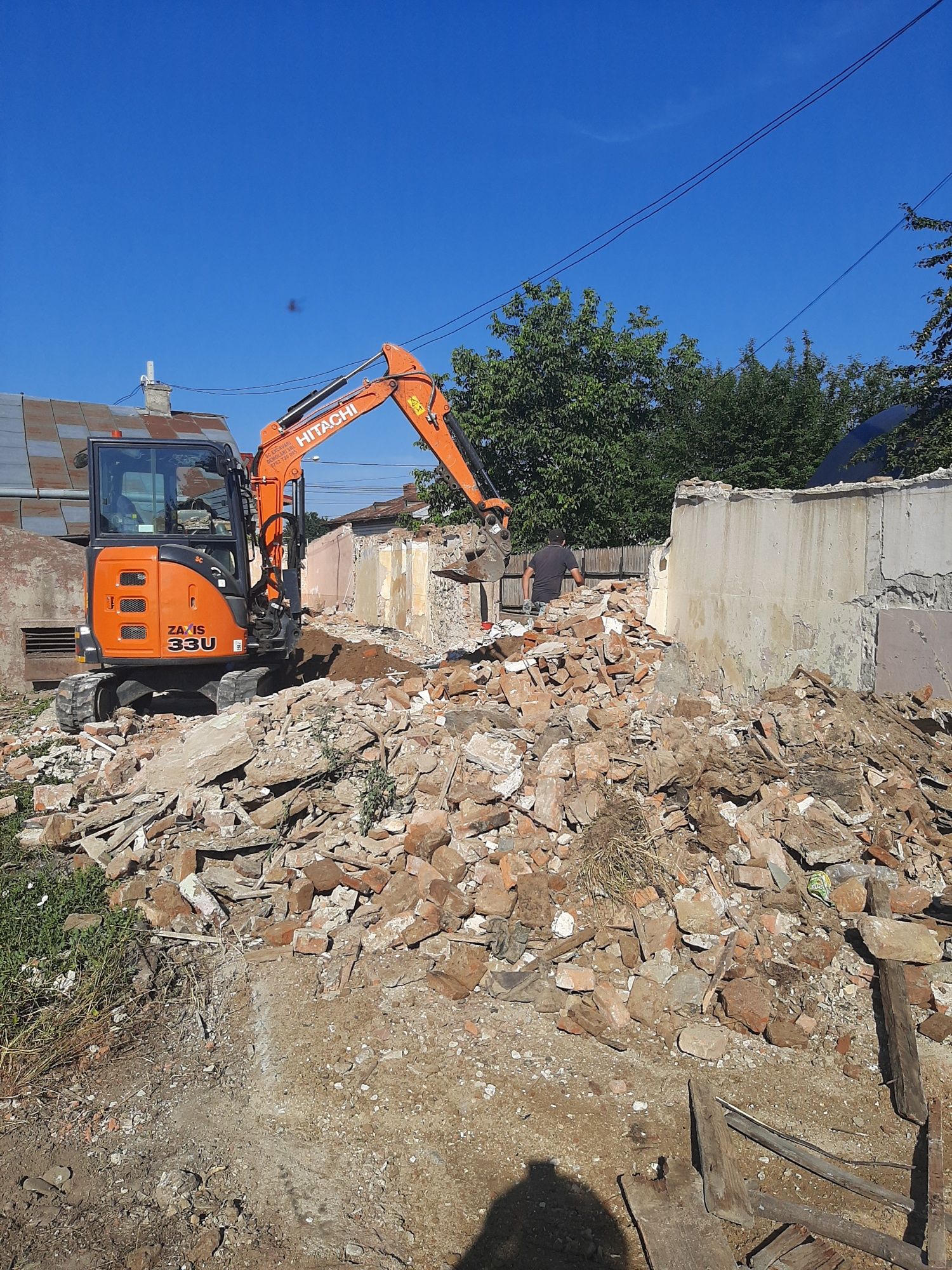 Excavari demolări