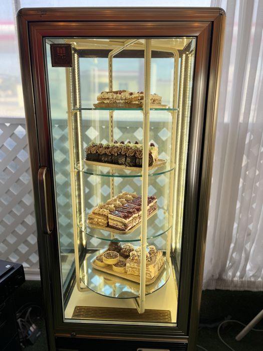 Холодильник для десертов