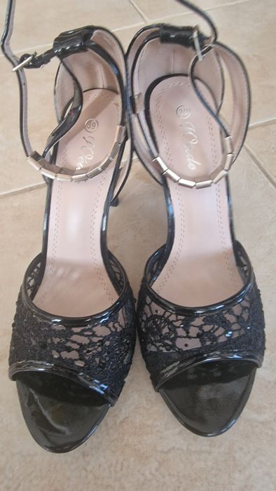 Sandale de lac cu dantela