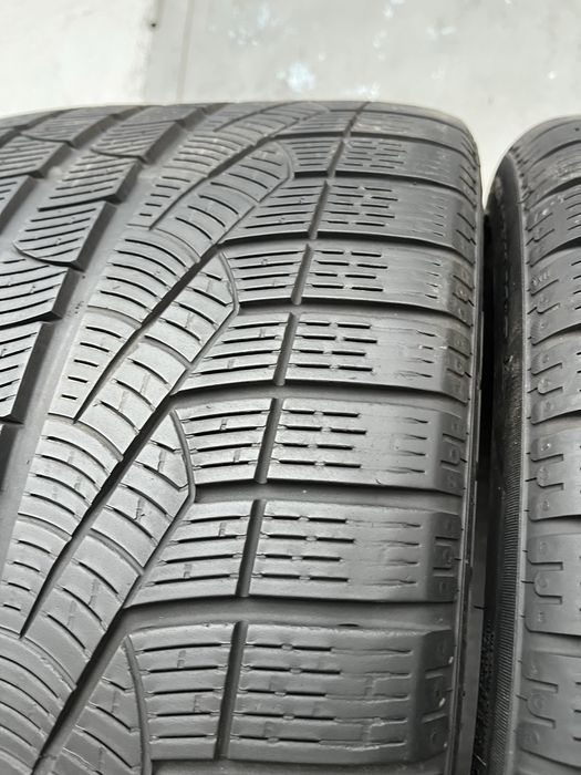 2 бр. зимни гуми 305/30/20 Pirelli 6 mm DOT 3617