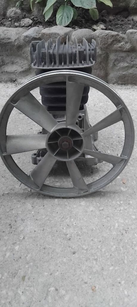 Компресор 260л-мин