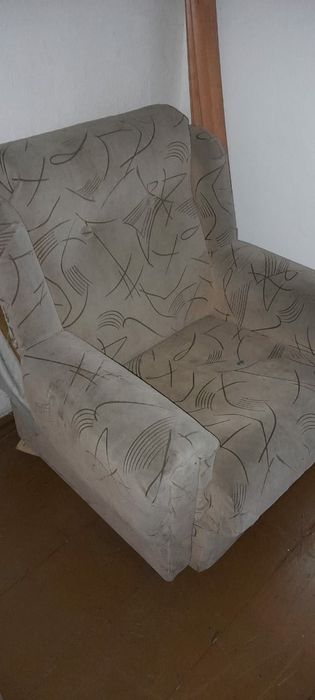 Диван угловой, и два кресла