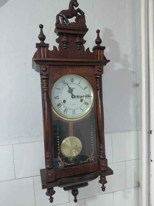 Ceas de perete cu pendul