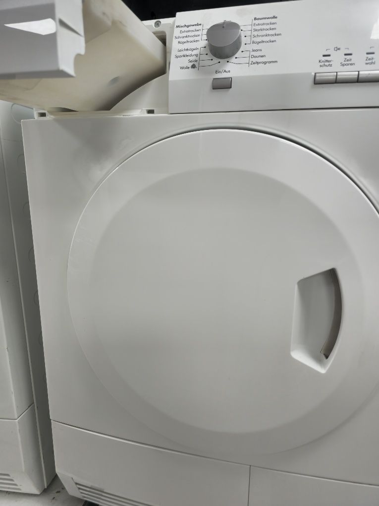 Сушилня AEG Lavatherm AT65385IH3 клас: ААA+++ 8кг 400W с термопомпа +