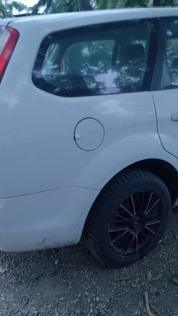 Vând Ford focus an fabricație 2009 motor 1,6