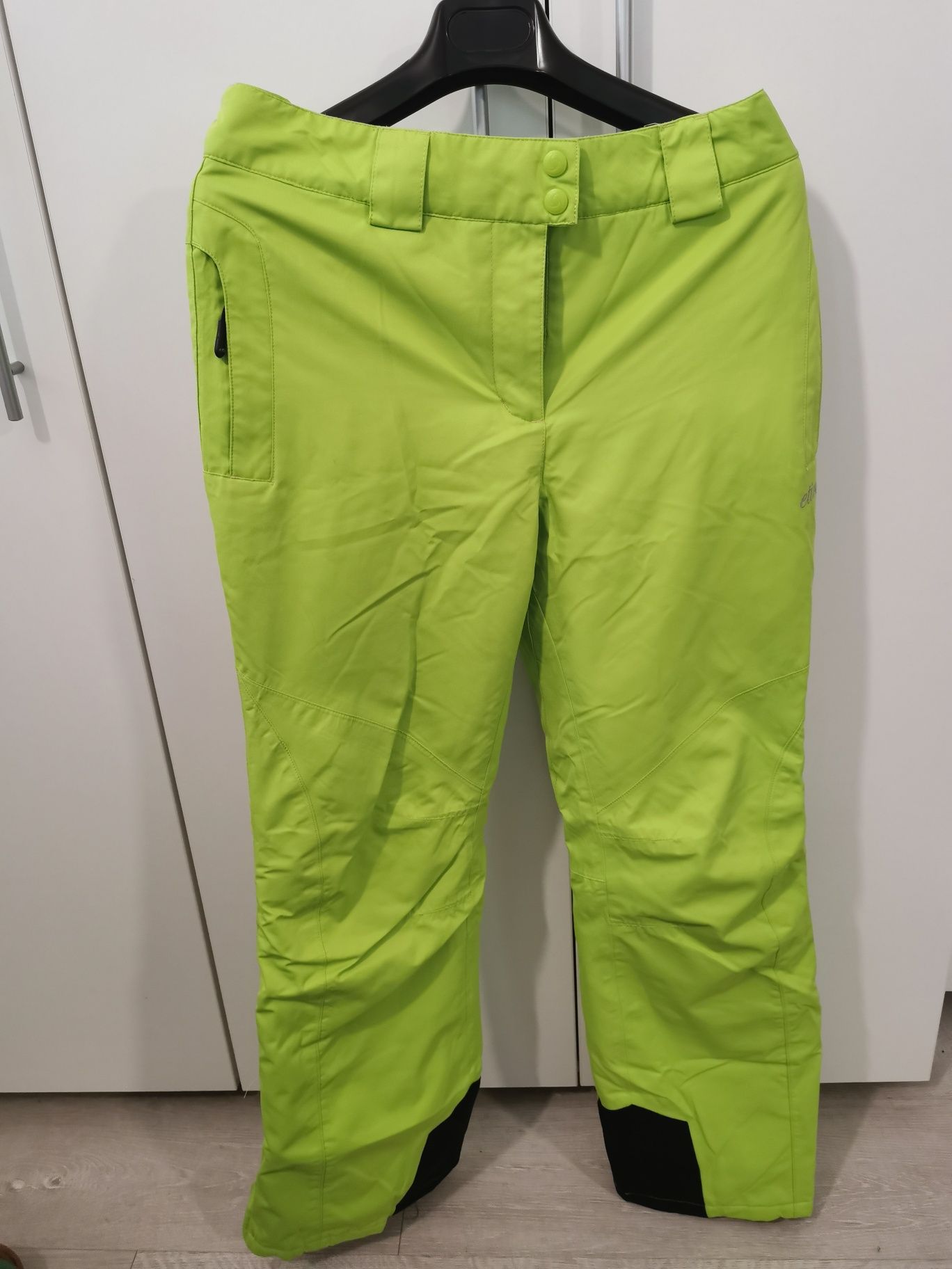 Geaca și pantalon schi