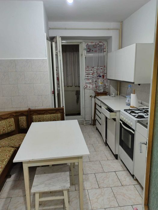 Ofer spre inchiriere ap.2 cam. decomandat  Mazepa
