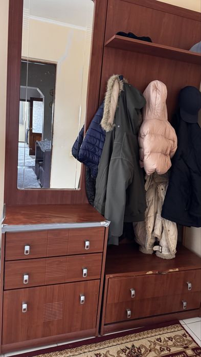 Продается прихожая в коридор