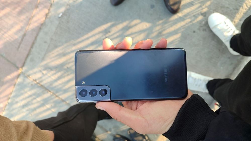 Самсунг s21 5g айби расмда