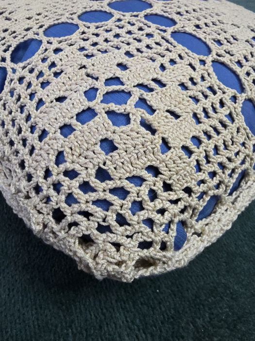 Pernuță vintage croșetată manual – model unic, lucrătură fină