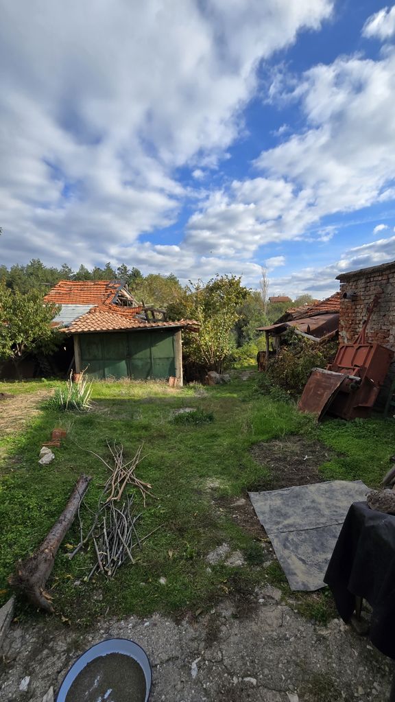 Продава се Къща в с. Смочево, Област Кюстендил - 530 кв.м за 19 €/кв.м - Снимка #2