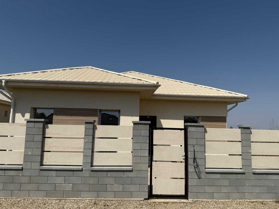 Vand casa individuala