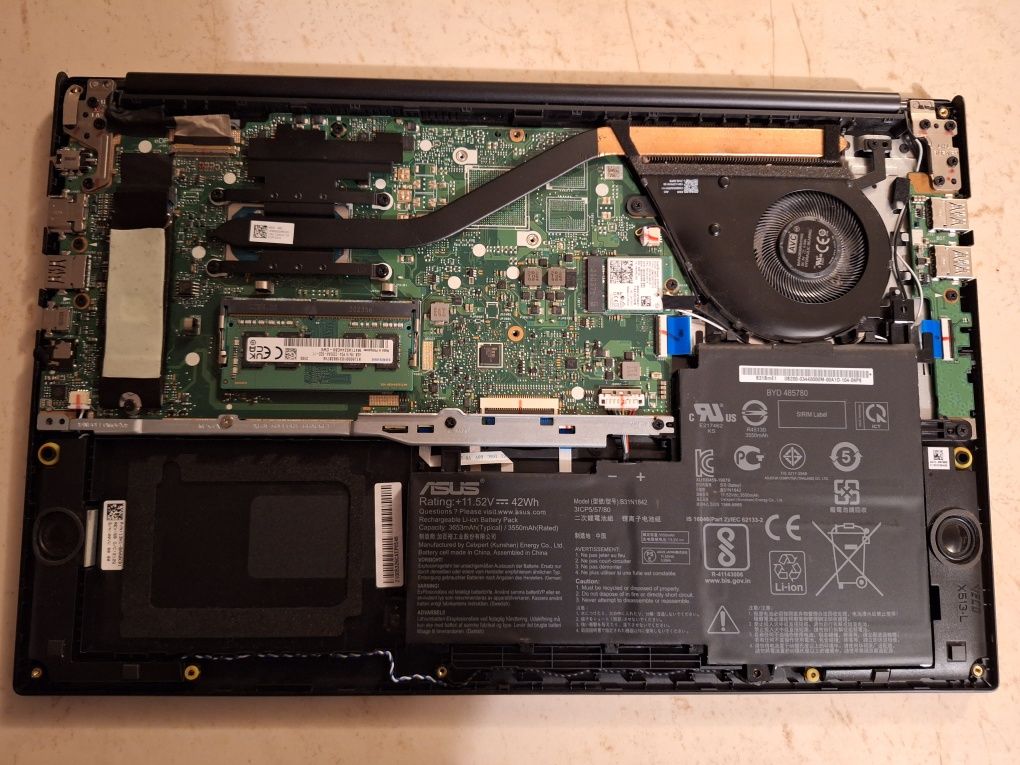 Dezmembrez laptop Asus Vivobook 15
