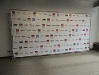 Фотозона Бренд-волл Brand wall Поп-уп Промо стойка Roll-up Пресс волл