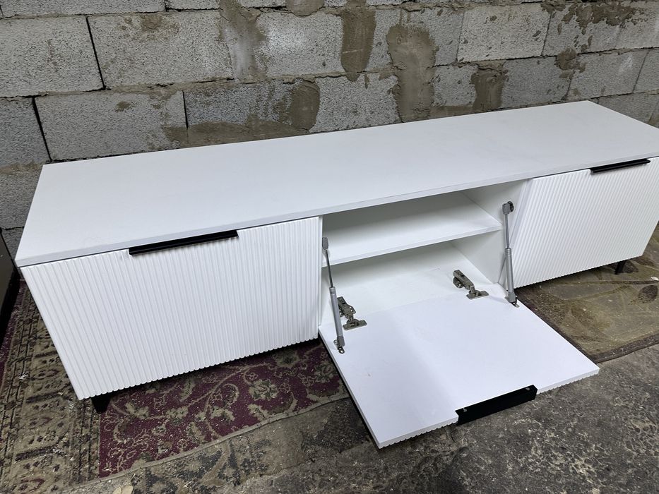 Продам тумбу под телевизор