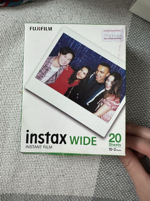 Продам instax wide 20sheets. Новая, не использованная. Цена договорная
